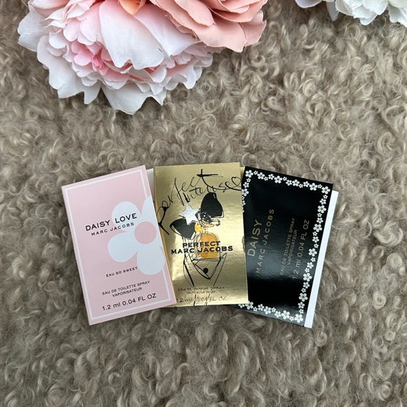 MARC JACOB DELUXE FRAGRANCE SET - Picture 2 of 4